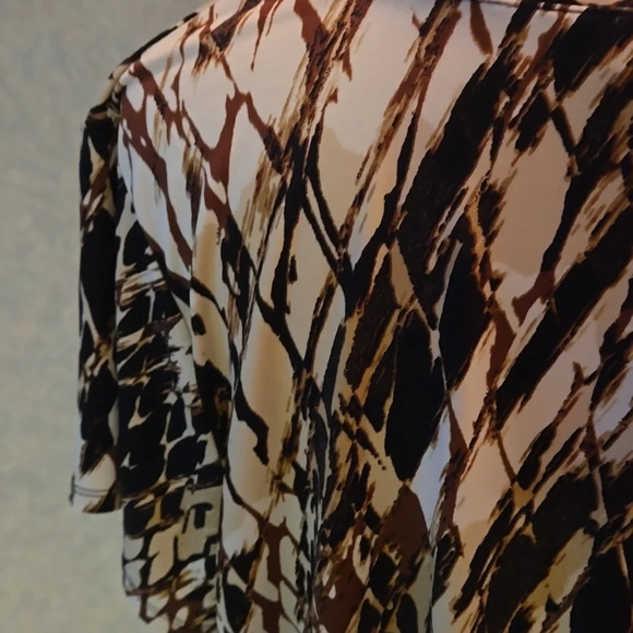 East 5th Short Sleeve Top Brown, Black & Tan Perfect for Layering Women size 2X - Picture 4 of 9